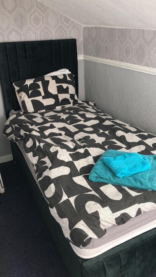 Runway - Minutes From Winter Gardens - Dog Friendly - Exceptionally Quiet - Very Close H&a Social Club (adults Only) Guest house *