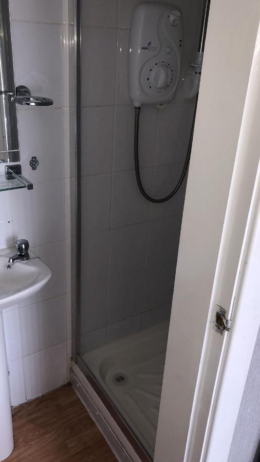 Runway - Minutes From Winter Gardens - Dog Friendly - Exceptionally Quiet - Very Close H&a Social Club (adults Only) Guest house