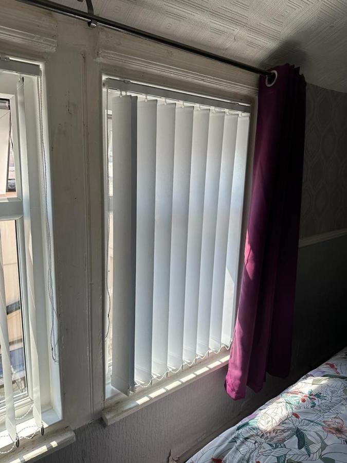 Runway - Minutes From Winter Gardens - Dog Friendly - Exceptionally Quiet - Very Close H&a Social Club (adults Only) Guest house Blackpool