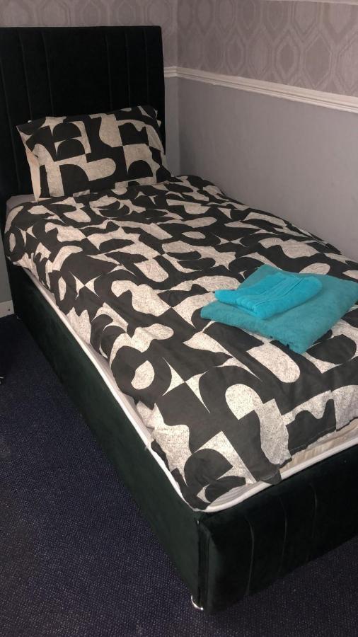 Runway - Minutes From Winter Gardens - Dog Friendly - Exceptionally Quiet - Very Close H&a Social Club (adults Only) Guest house Blackpool