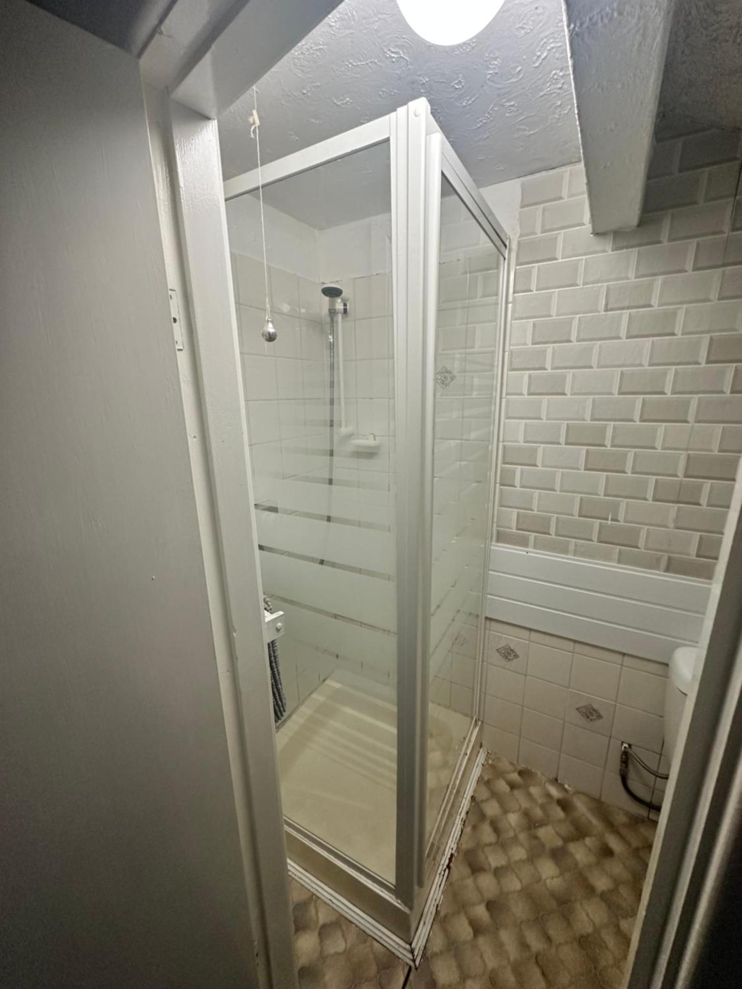 Runway - Minutes From Winter Gardens - Dog Friendly - Exceptionally Quiet - Very Close H&a Social Club (adults Only) Guest house Blackpool