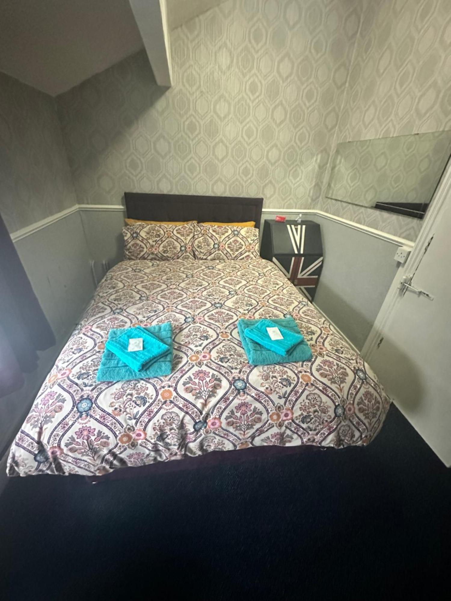 Runway - Minutes From Winter Gardens - Dog Friendly - Exceptionally Quiet - Very Close H&a Social Club (adults Only) * Blackpool