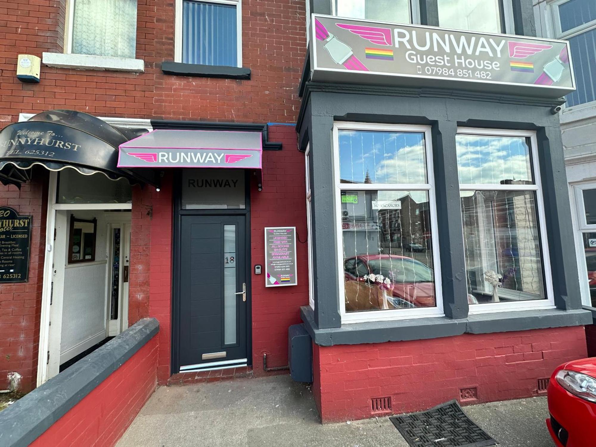Runway - Minutes From Winter Gardens - Dog Friendly - Exceptionally Quiet - Very Close H&a Social Club (adults Only) Guest house *