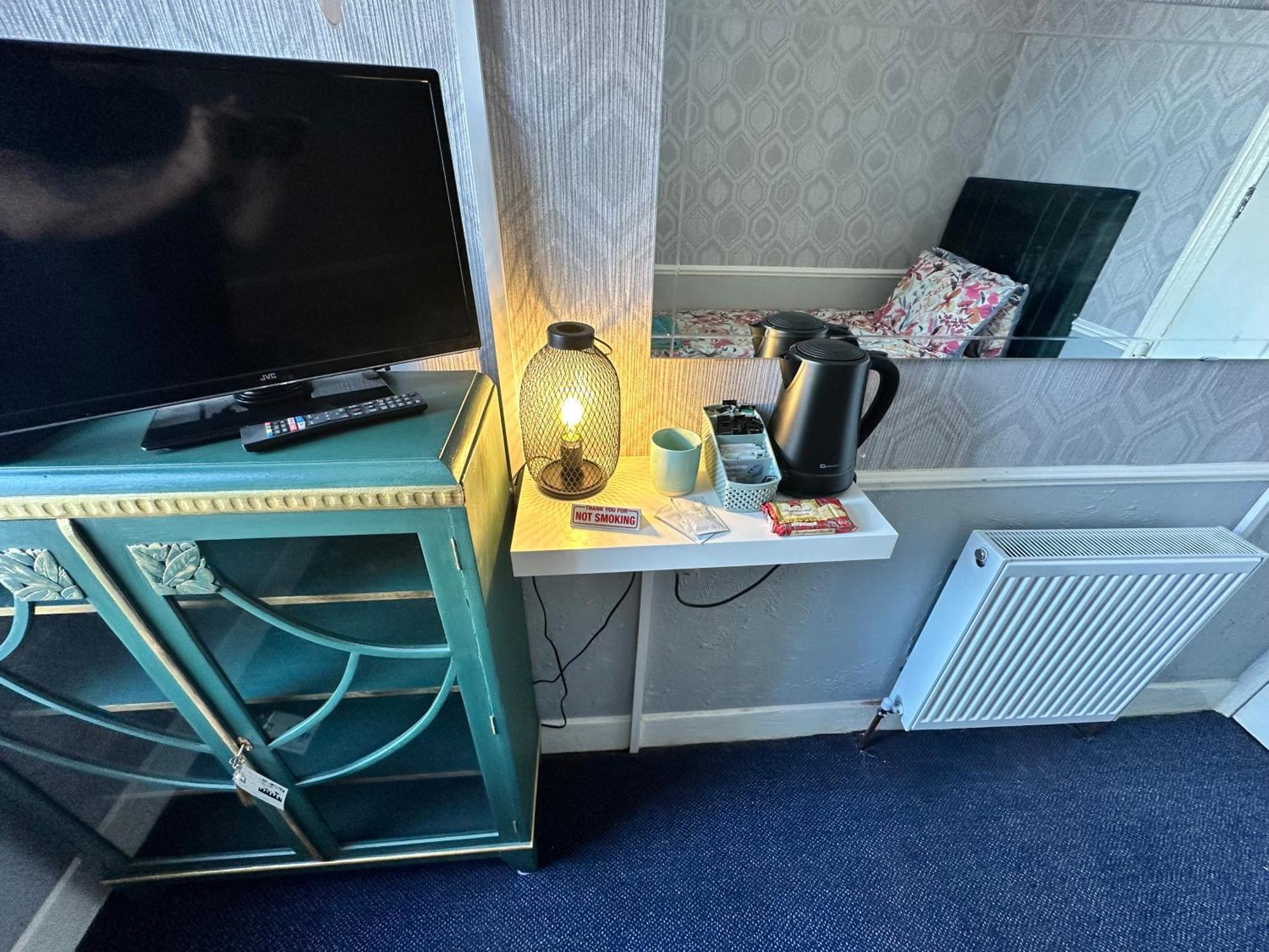 Runway - Minutes From Winter Gardens - Dog Friendly - Exceptionally Quiet - Very Close H&a Social Club (adults Only) Guest house Blackpool