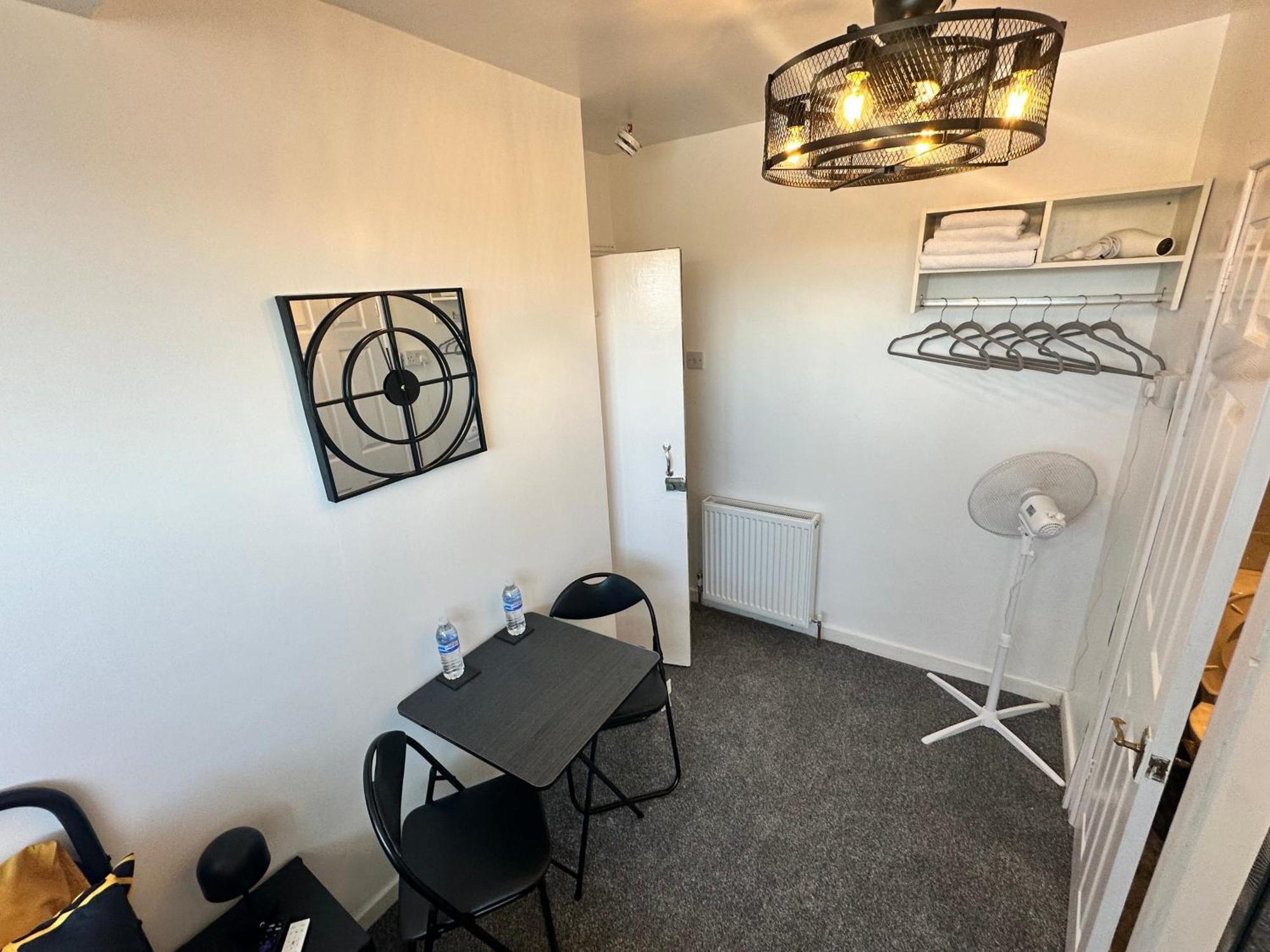 Guest house Runway - Minutes From Winter Gardens - Dog Friendly - Exceptionally Quiet - Very Close H&a Social Club (adults Only) *