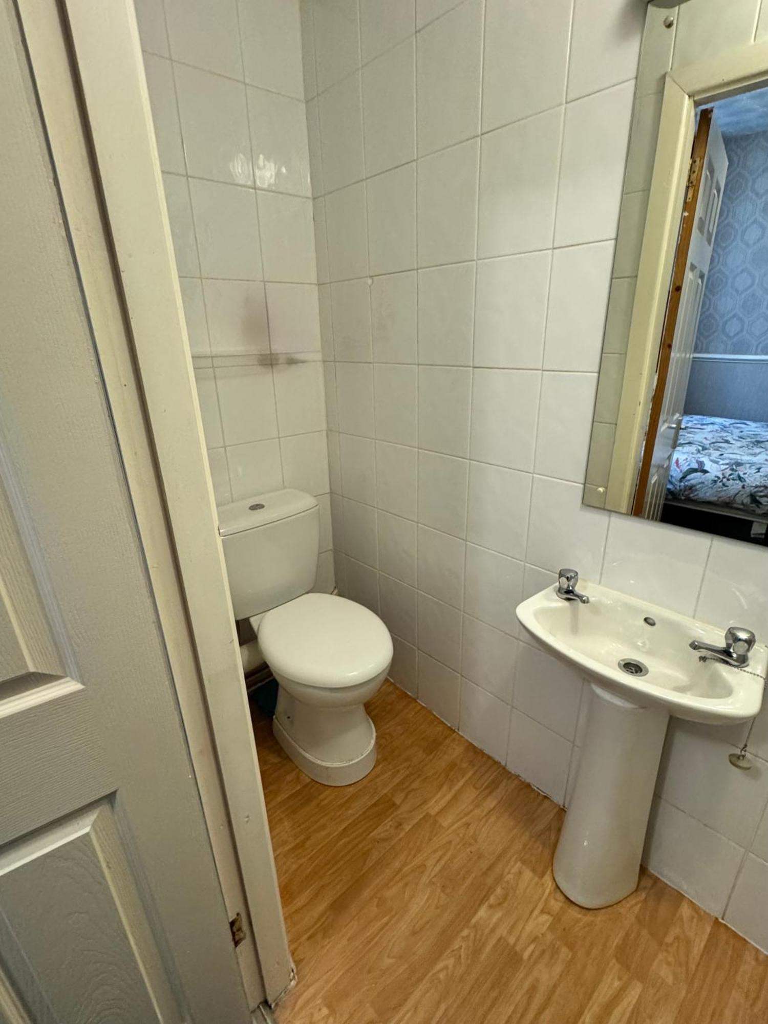 Runway - Minutes From Winter Gardens - Dog Friendly - Exceptionally Quiet - Very Close H&a Social Club (adults Only) Guest house Blackpool